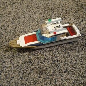 Lego Yacht